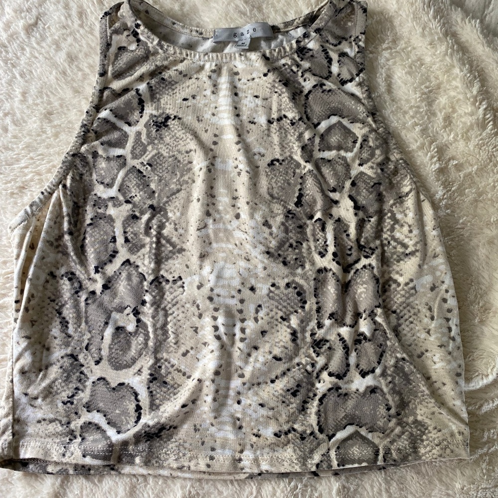 Crop top